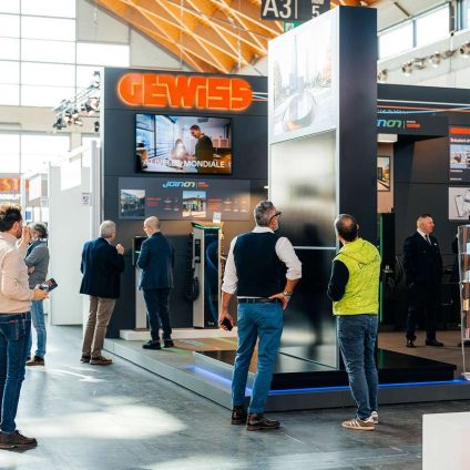 Rinnovabili • Gewiss a KEY-2026: un ecosistema integrato per la transizione energetica