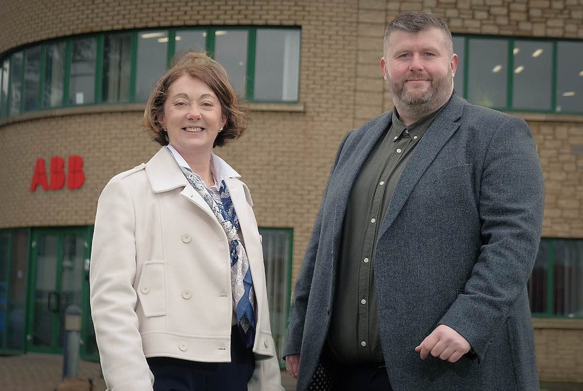 ABB rafforza le attività di consulenza in ingegneria elettrica in Europa con l'acquisizione di Premium Power