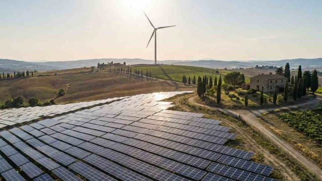 Rinnovabili • Prezzi dei PPA in Europa: solare ed eolico in calo nel Q4 2025