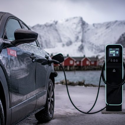 Rinnovabili • La Norvegia cambia modo di ricarica per le auto elettriche