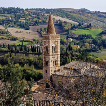 Rinnovabili • Il primo passo delle Marche verso una CER regionale: via alla mappatura degli immobili