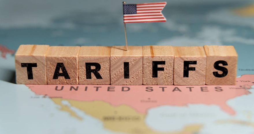 Rinnovabili • Commercio USA, tariffe fino al 3403% sui pannelli asiatici