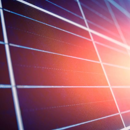 Rinnovabili • Degradazione indotta dai raggi UV: compreso il danno, definita la “cura”