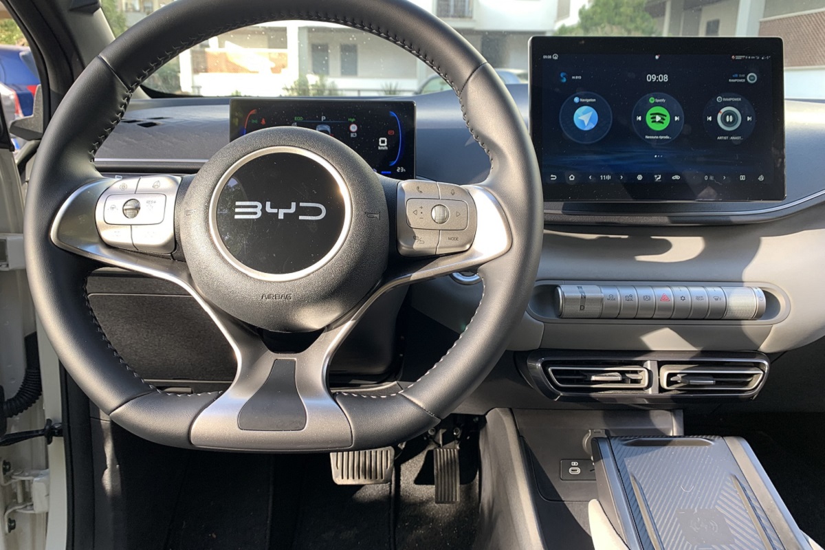 Byd Dolphin Surf, la city car elettrica ideale? Le ragioni per comprarla