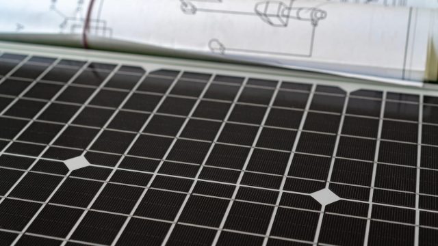 Rinnovabili • Nuovo Regolamento Controlli GSE 2026: sanzioni più graduate per impianti FER, artato frazionamento e moduli fotovoltaici non a norma.