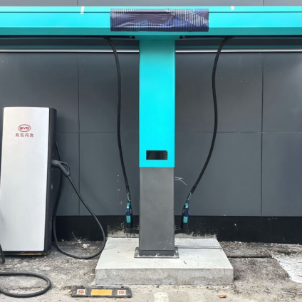 Rinnovabili • Ricarica auto elettrica, basta 1 secondo per 2 km: la svolta BYD