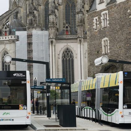 Rinnovabili • Autobus elettrici carichi in 20 secondi: il sistema innovativo di Hitachi Energy