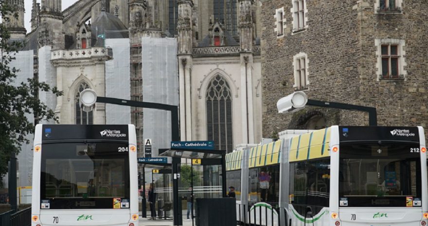 Rinnovabili • Autobus elettrici carichi in 20 secondi: il sistema innovativo di Hitachi Energy