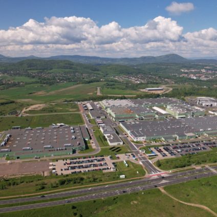 Rinnovabili • Toyota rilancia sulla circolarità: stabilimento per processare 20mila auto l'anno