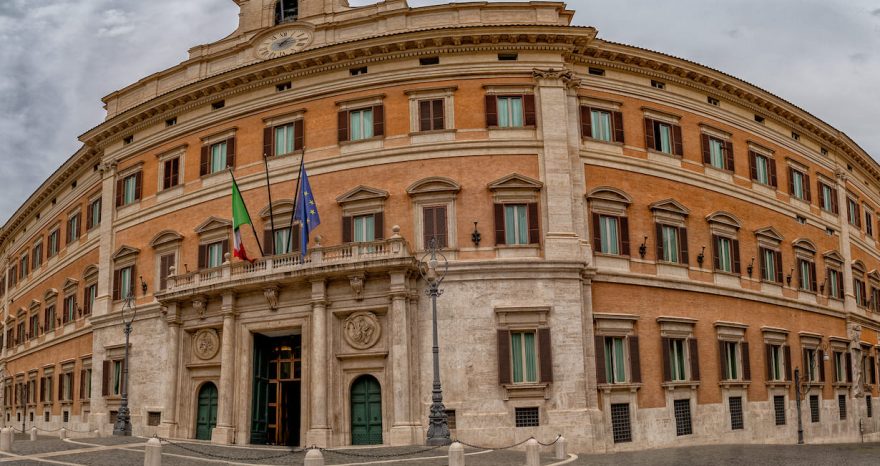 Rinnovabili • Audizioni alla Camera sul DL Bollette: dubbi su ETS, mercato elettrico e bioenergie