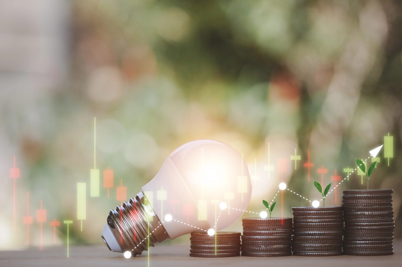 Rinnovabili • Strategia di investimento per l'energia pulita: pronti 75 mld in finanziamenti