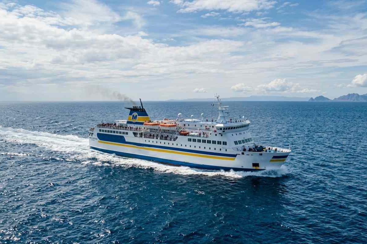 I traghetti in UE emettono 13,4 mln di ton di CO2. Italia prima per emissioni