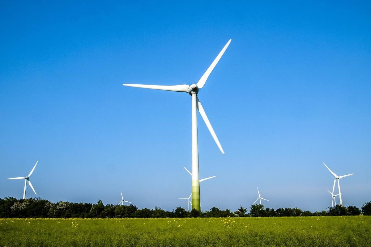 Eolico da record: 169 GW installati nel 2025 a livello globale. Domina la Cina, europei in difficoltà