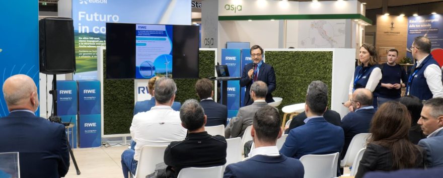 Rinnovabili • RWE a KEY 2026 rilancia l’impegno per la transizione energetica