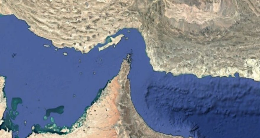 Rinnovabili • prezzo-plastica-guerra-iran-offerta-petrolchimica