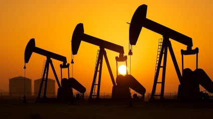 Rinnovabili • aramco-conseguenze-catastrofiche-mercati-petroliferi-hormuz-resta-bloccato