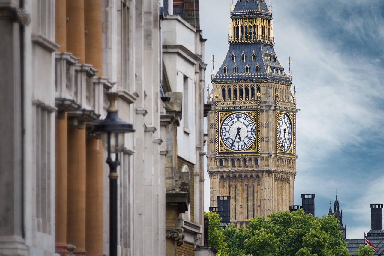 Sicurezza energetica, l’UK anticipa l’asta rinnovabili e punta sul fv plug-in