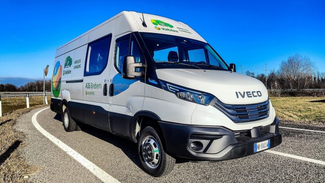 Rinnovabili • Ricarica wireless in autostrada: l'esperimento sull'A35