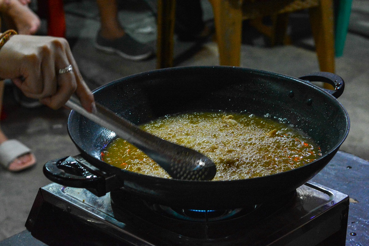 Dall’olio di frittura esausto componenti per auto e abitazioni: l’alternativa ai materiali di origine fossile