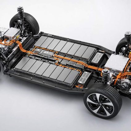 Rinnovabili • Batterie auto elettriche: mercato più resiliente grazie all'innovazione