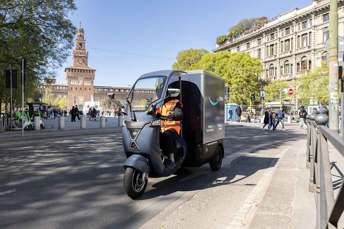 Amazon introduce nuove soluzioni per effettuare consegne più veloci e più sostenibili in Italia