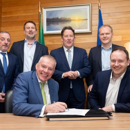 Rinnovabili • Greenvolt Next e Cork Airport: più grande carport solare d’Irlanda