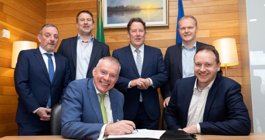 Rinnovabili • Greenvolt Next e Cork Airport: più grande carport solare d’Irlanda