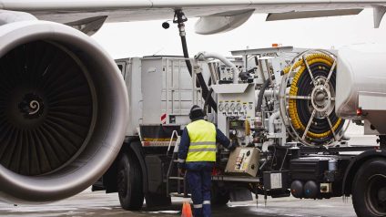 Rinnovabili • crisi-carburante-aerei-commissione-ue-linee-guida