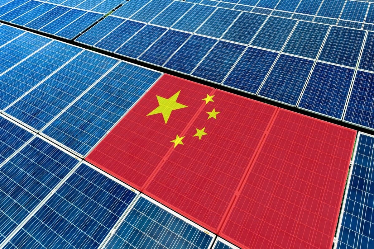 Rinnovabili • Esportazioni fotovoltaico cinese, le dinamiche del mercato tra scadenze fiscali e tensioni globali