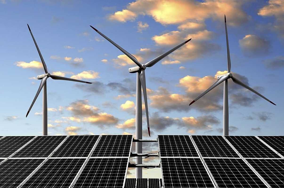 Produzione energia elettrica: rinnovabili superano carbone nel 2025