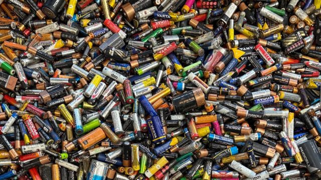 Rinnovabili • L'Italia dei RAEE cresce: impianti da record, ma il collo di bottiglia è la raccolta