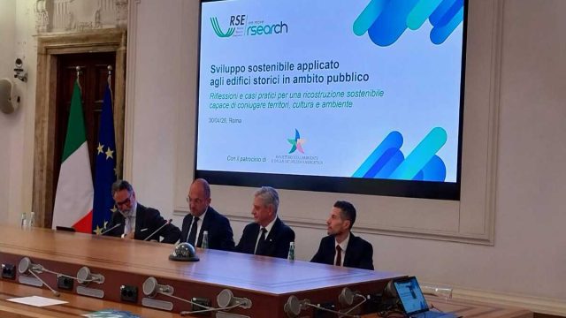 Rinnovabili • edifici-storico-testimoniali-applicazione-cam-riqualificazione-sostenibile-edifici-pubblici