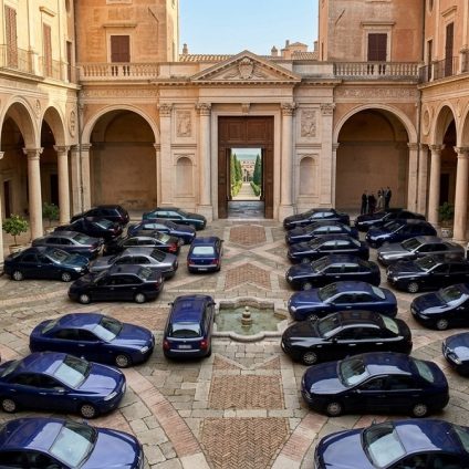 Rinnovabili • Auto blu: la transizione ecologica dello Stato italiano innesta la retromarcia e ci regala il brutto esempio