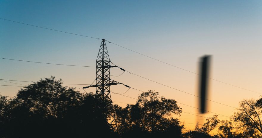 Rinnovabili • Crisi energetica, perché l’Europa rischia di perdere 120 GW di rinnovabili