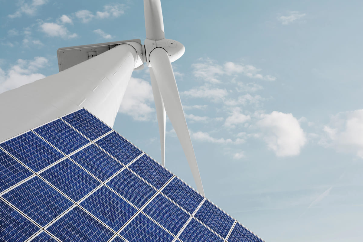 Capacità rinnovabile nel mondo: +692 GW nel 2025, raggiunti 5,1 TW