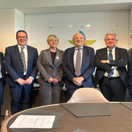 Rinnovabili • filiera-legno-energia-bioenergia-politiche-energetiche-aiel-incontra-ministro-pichetto-fratin-pniec-incentivi-soluzioni-immediate-contro-caro-energia