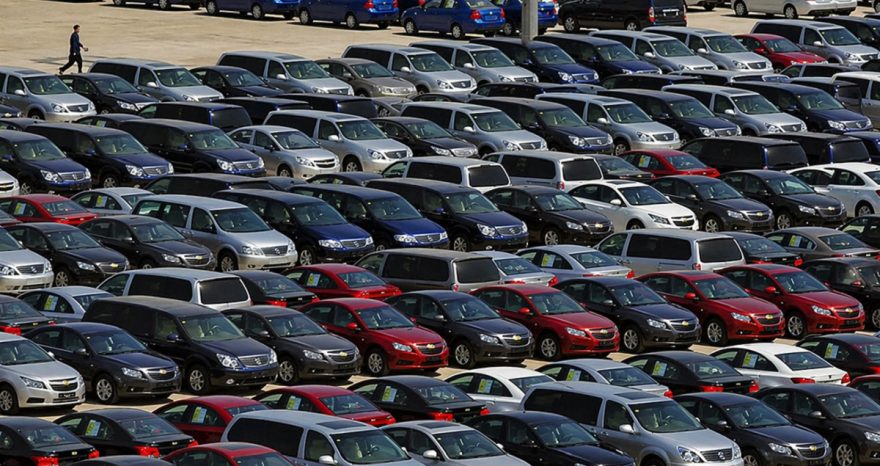 Rinnovabili • Mercato dell’auto usata positivo: bene le ibride, ma salgono modelli a benzina