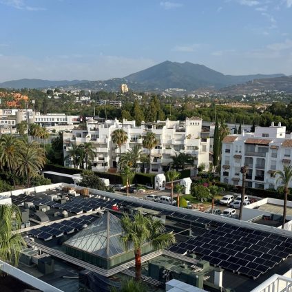 Rinnovabili • Fotovoltaico di lusso: i moduli AIKO ABC per il Meliá ME Marbella