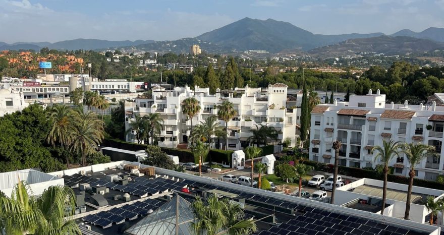 Rinnovabili • Fotovoltaico di lusso: i moduli AIKO ABC per il Meliá ME Marbella