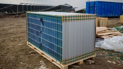 Rinnovabili • Crisi in Medio Oriente: come cambiano costi e logistica della supply chain fotovoltaica