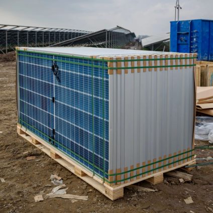 Rinnovabili • Crisi in Medio Oriente: come cambiano costi e logistica della supply chain fotovoltaica