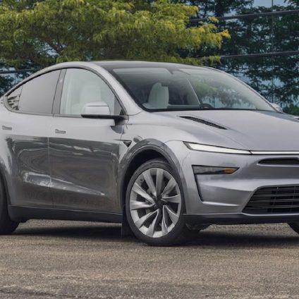 Rinnovabili • Tesla e il dilemma del motore termico: ibrida all'orizzonte?