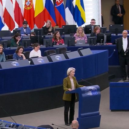 Rinnovabili • Von der Leyen: 60 giorni di guerra ci sono costati 27 mld in gas e petrolio
