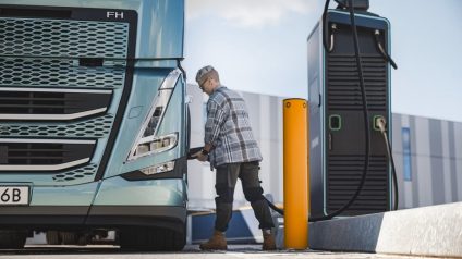 Rinnovabili • Volvo Trucks, il camion elettrico da 700 km di autonomia