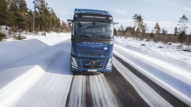 Rinnovabili • Volvo sperimenta il vero camion a idrogeno: obiettivo 2030