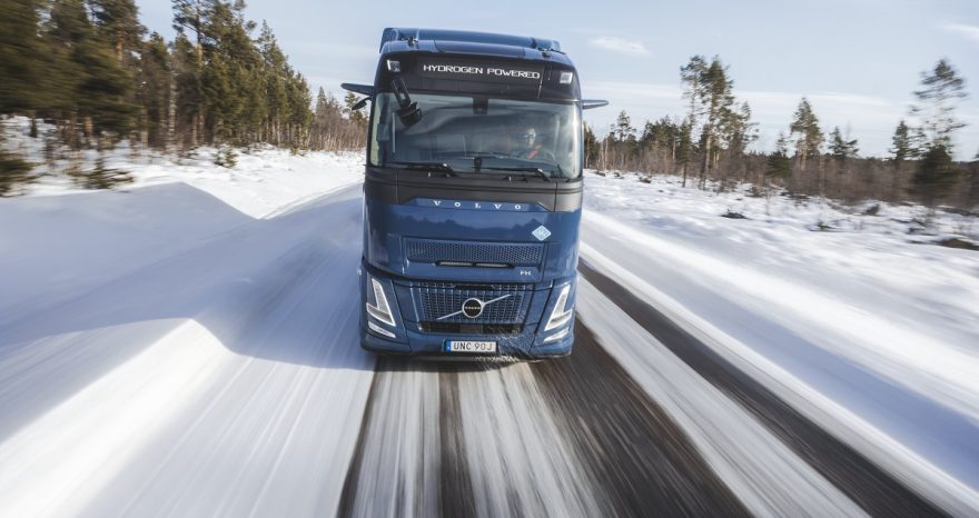 Rinnovabili • Volvo sperimenta il vero camion a idrogeno: obiettivo 2030