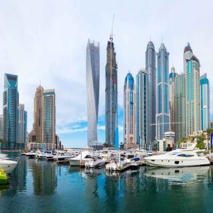 Rinnovabili • eau-emirati-petrolio-rinnovabili-transizione-verde