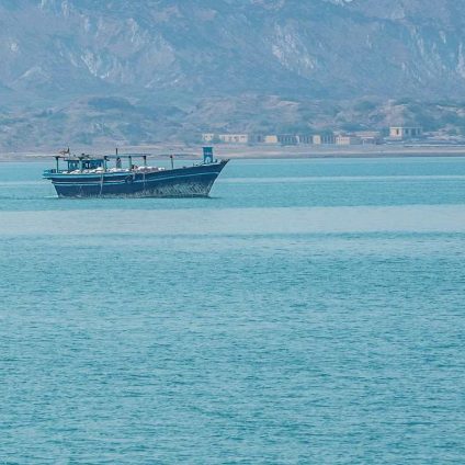 Rinnovabili • stretto-di-hormuz-iran-rivendica-controllo-formale