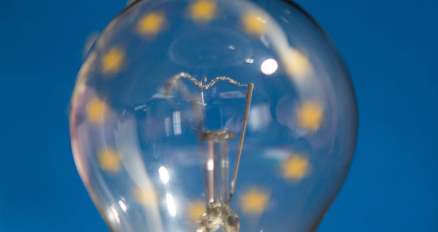 Rinnovabili • Crisi 2026, UE: 22 Paesi scelgono tagli alle accise, solo 9 investono sul domani