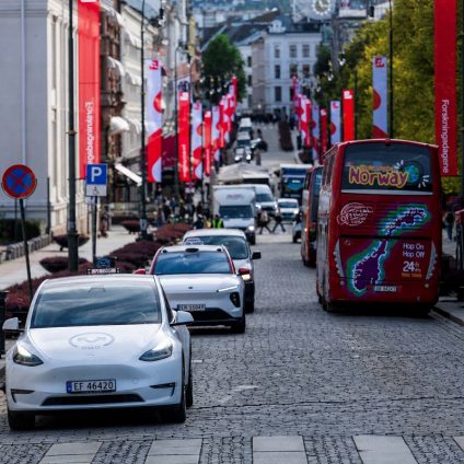Rinnovabili • Auto elettriche, il record dei record è in Norvegia: quasi il 99% di immatricolazioni